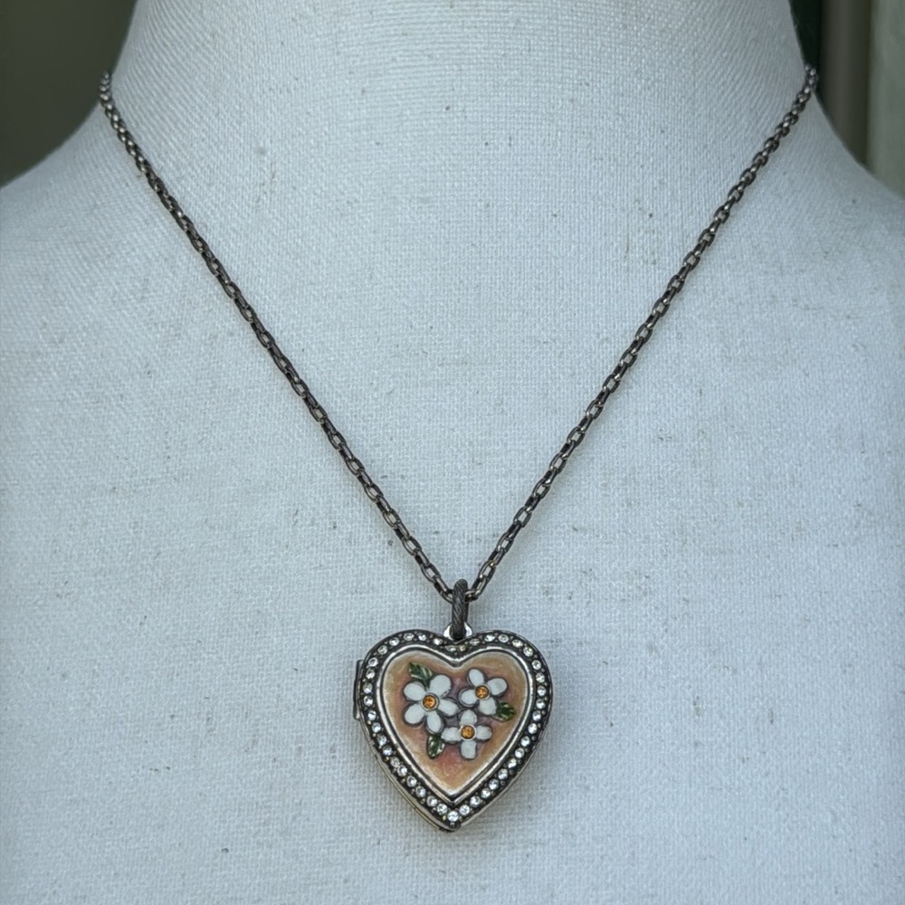 RARE vintage Betsey Johnson heart locket necklace